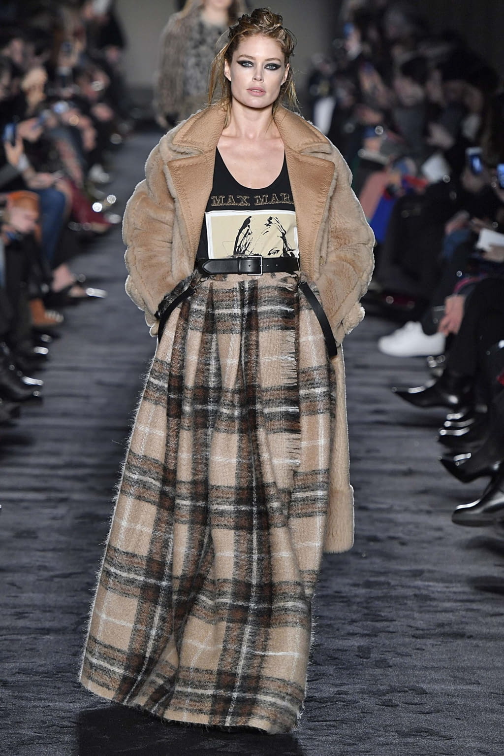 Fashion Week Milan Fall/Winter 2018 look 2 from the Max Mara collection womenswear