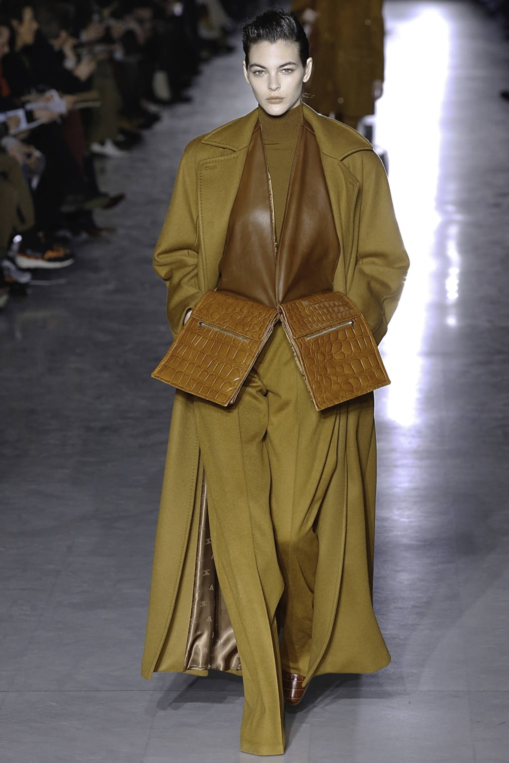 Fashion Week Milan Fall/Winter 2019 look 16 from the Max Mara collection 女装