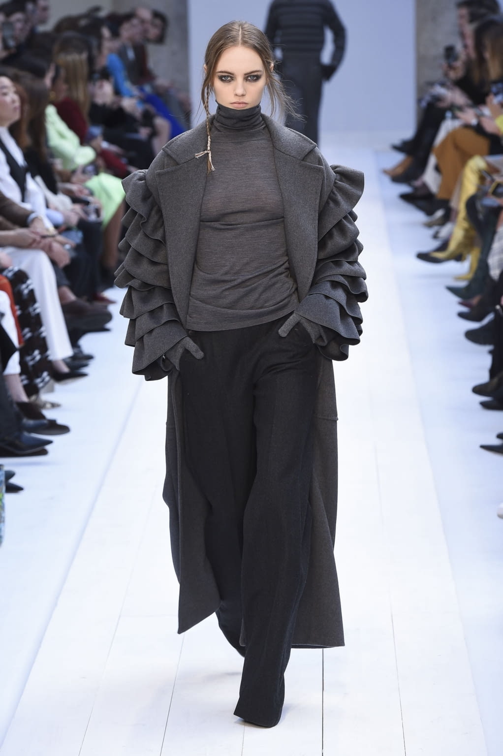 Fashion Week Milan Fall/Winter 2020 look 7 from the Max Mara collection 女装