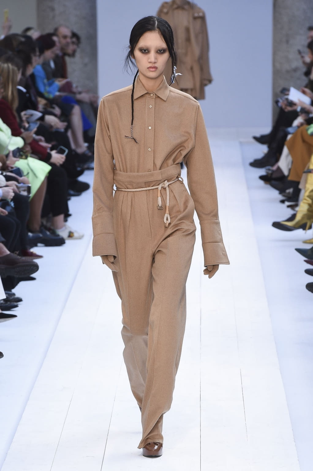 Fashion Week Milan Fall/Winter 2020 look 12 from the Max Mara collection 女装