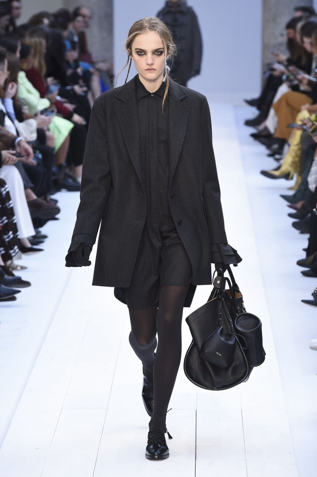 Fashion Week Milan Fall/Winter 2020 look 15 from the Max Mara collection 女装
