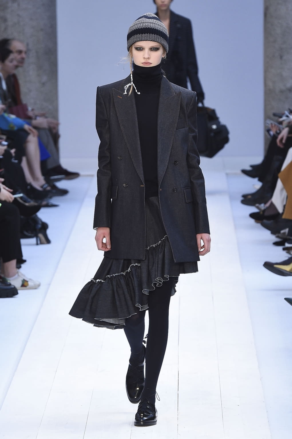 Fashion Week Milan Fall/Winter 2020 look 18 from the Max Mara collection 女装