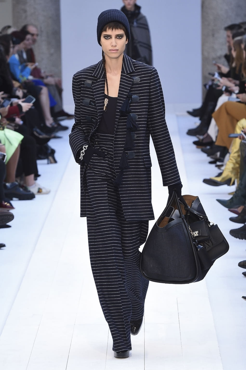 Fashion Week Milan Fall/Winter 2020 look 19 from the Max Mara collection 女装