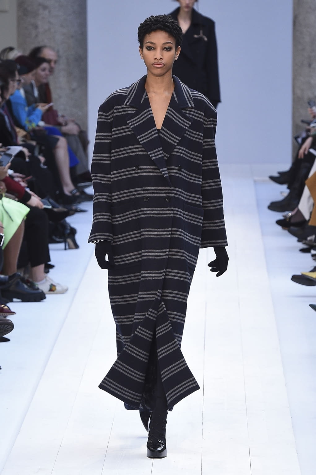 Fashion Week Milan Fall/Winter 2020 look 21 from the Max Mara collection 女装