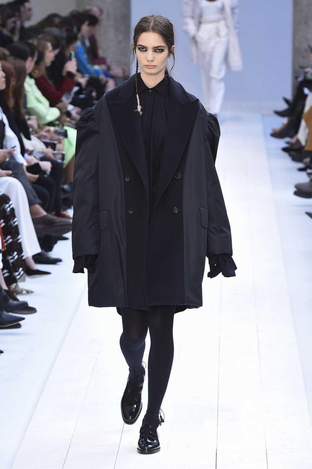 Fashion Week Milan Fall/Winter 2020 look 26 from the Max Mara collection 女装