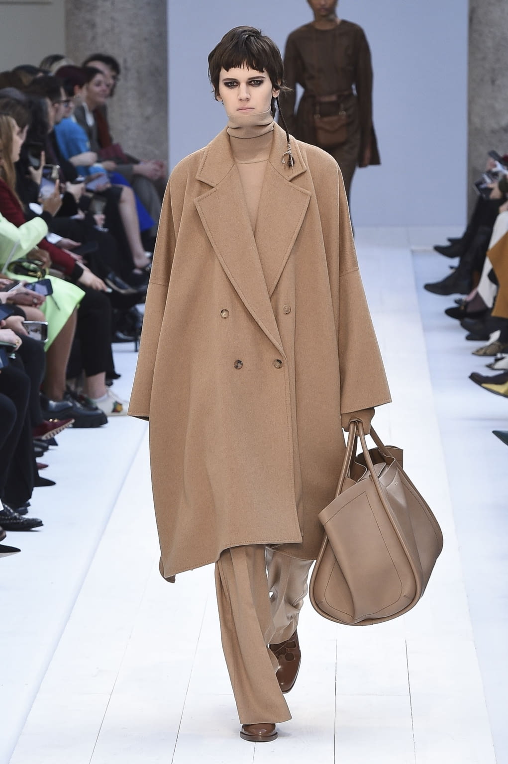 Fashion Week Milan Fall/Winter 2020 look 33 from the Max Mara collection 女装