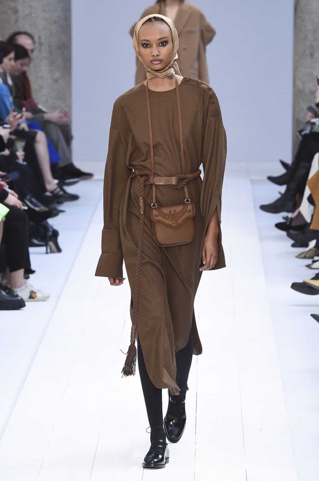 Fashion Week Milan Fall/Winter 2020 look 34 from the Max Mara collection 女装