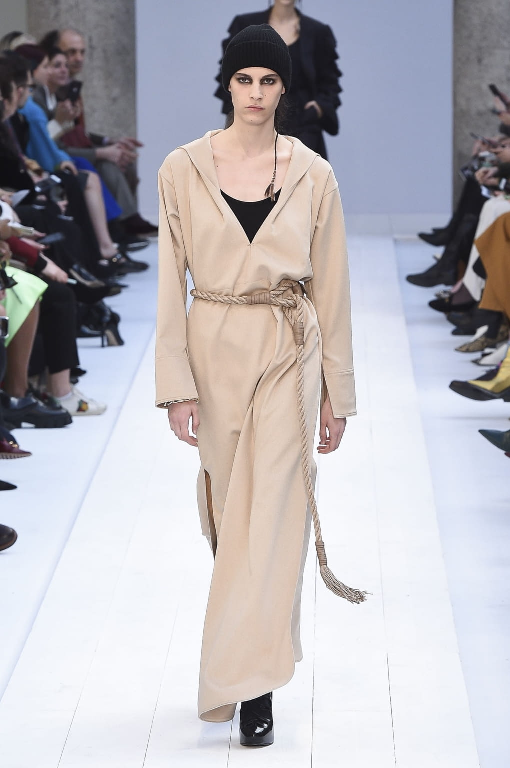 Fashion Week Milan Fall/Winter 2020 look 40 from the Max Mara collection 女装