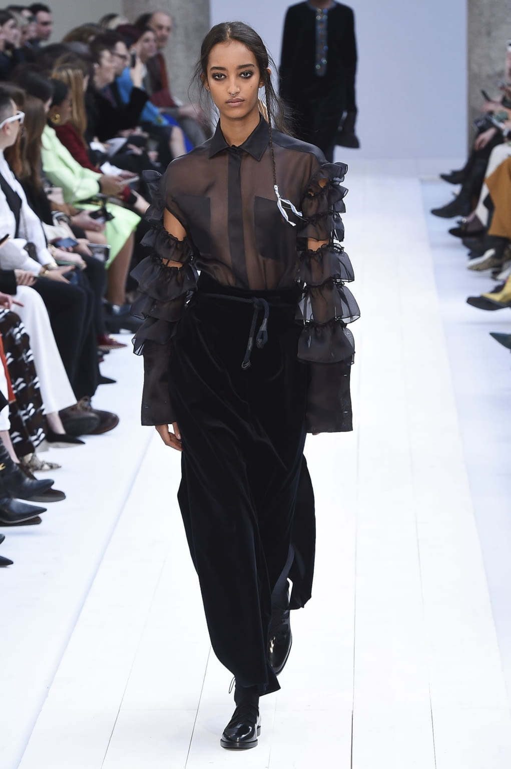 Fashion Week Milan Fall/Winter 2020 look 44 from the Max Mara collection 女装