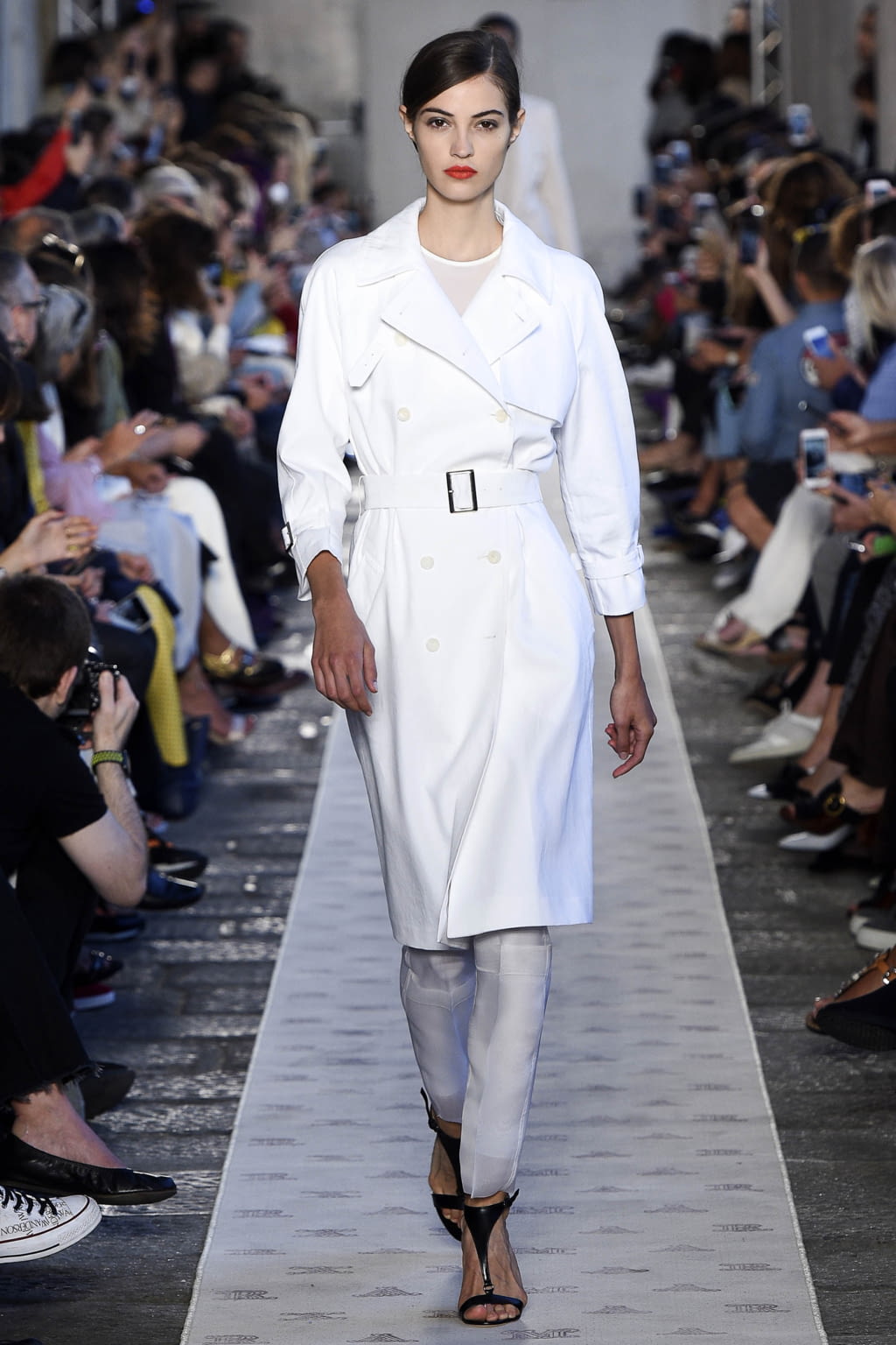 Fashion Week Milan Spring/Summer 2018 look 15 from the Max Mara collection womenswear