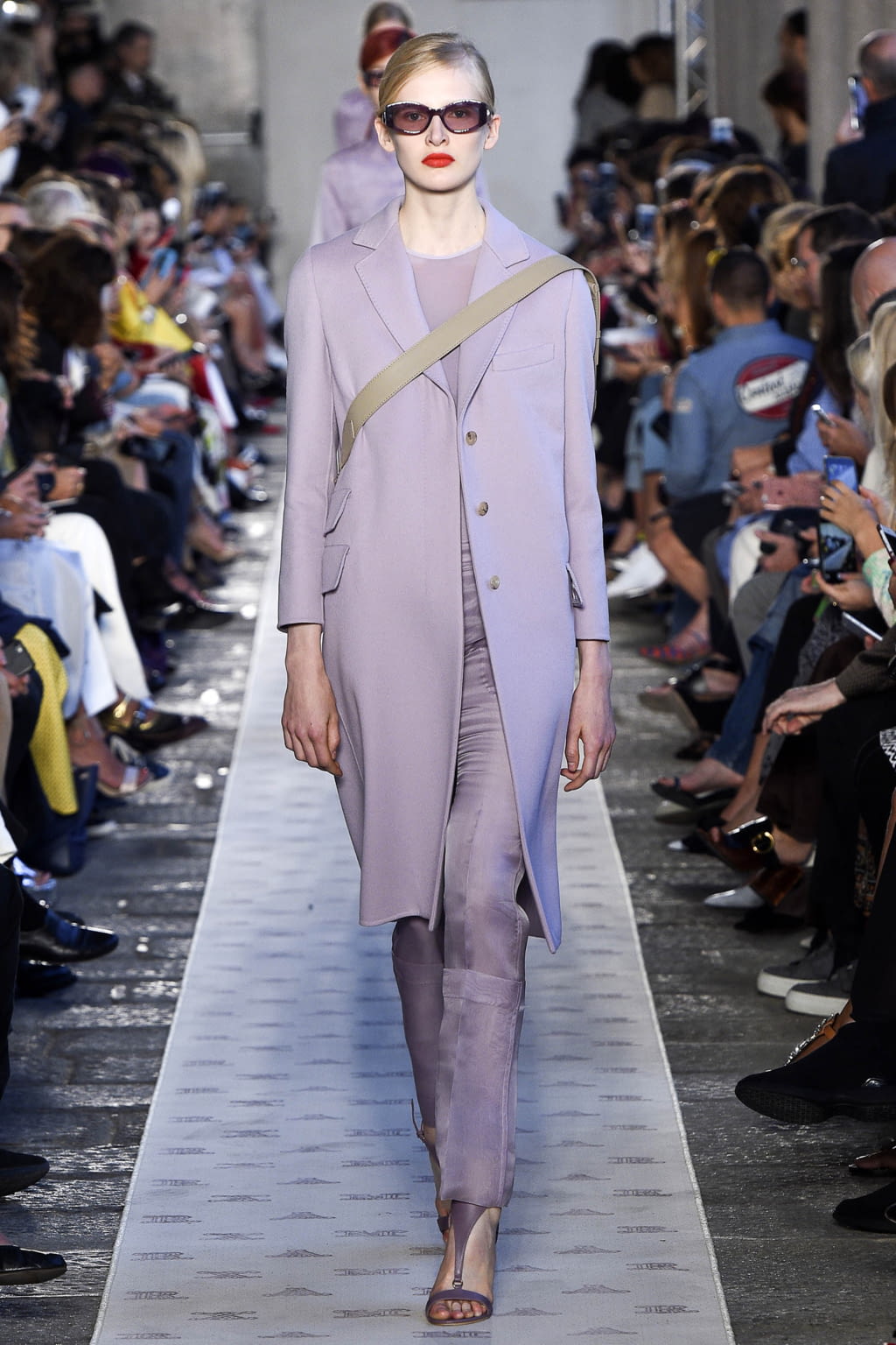 Fashion Week Milan Spring/Summer 2018 look 32 from the Max Mara collection 女装