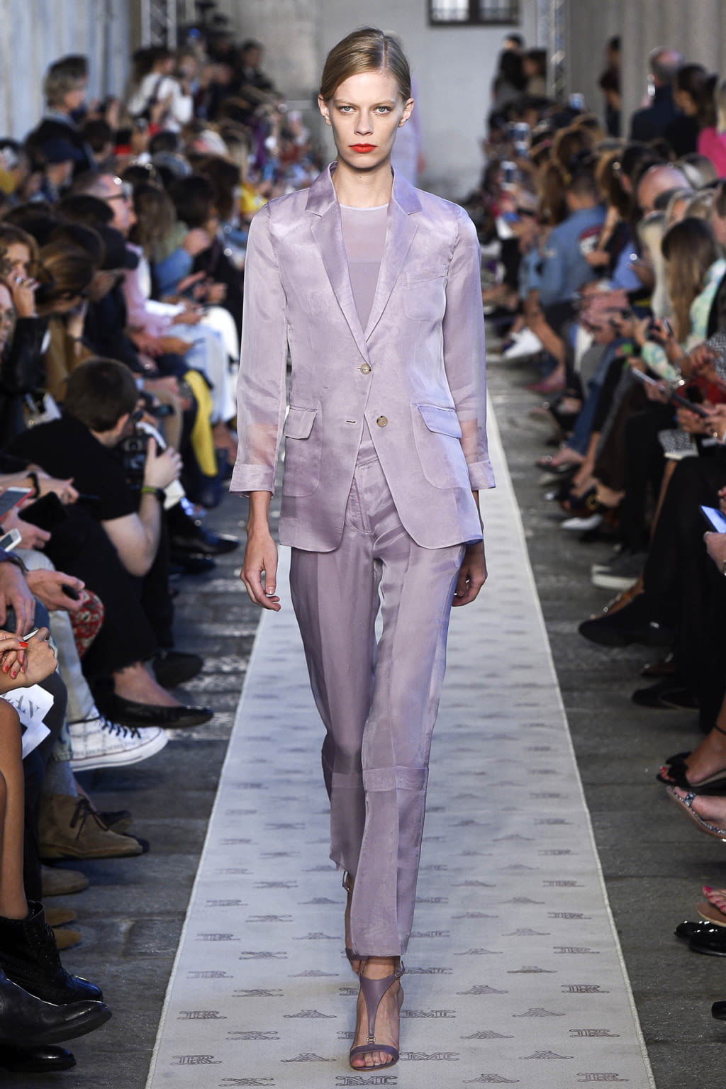 Fashion Week Milan Spring/Summer 2018 look 34 from the Max Mara collection 女装