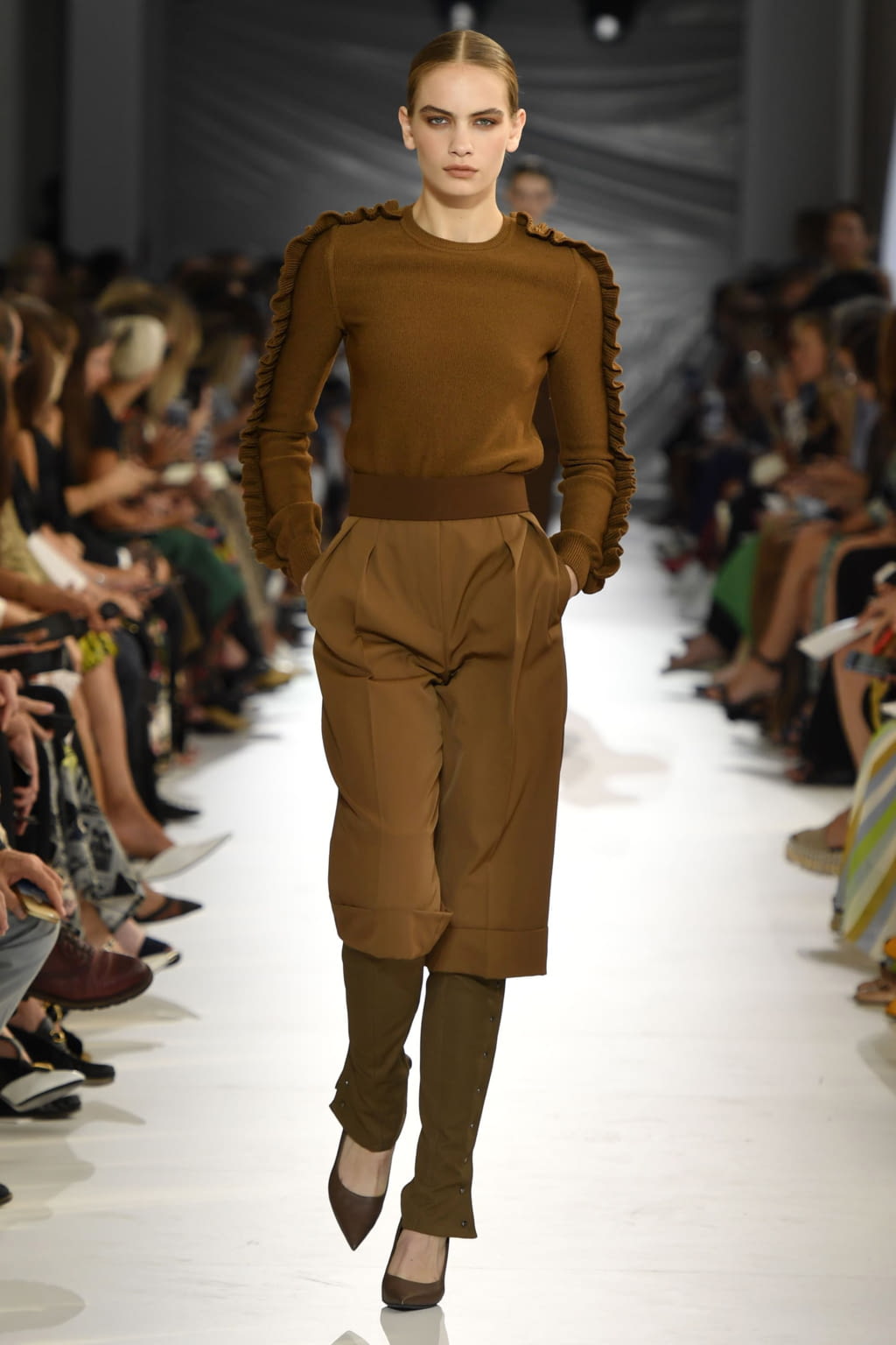 Fashion Week Milan Spring/Summer 2019 look 6 from the Max Mara collection womenswear