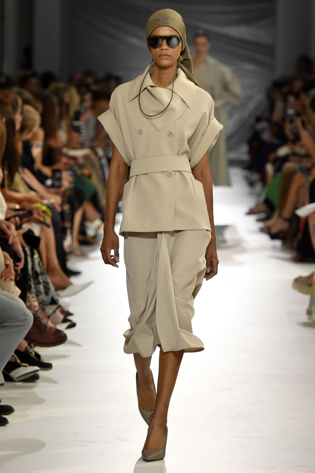 Fashion Week Milan Spring/Summer 2019 look 11 from the Max Mara collection 女装