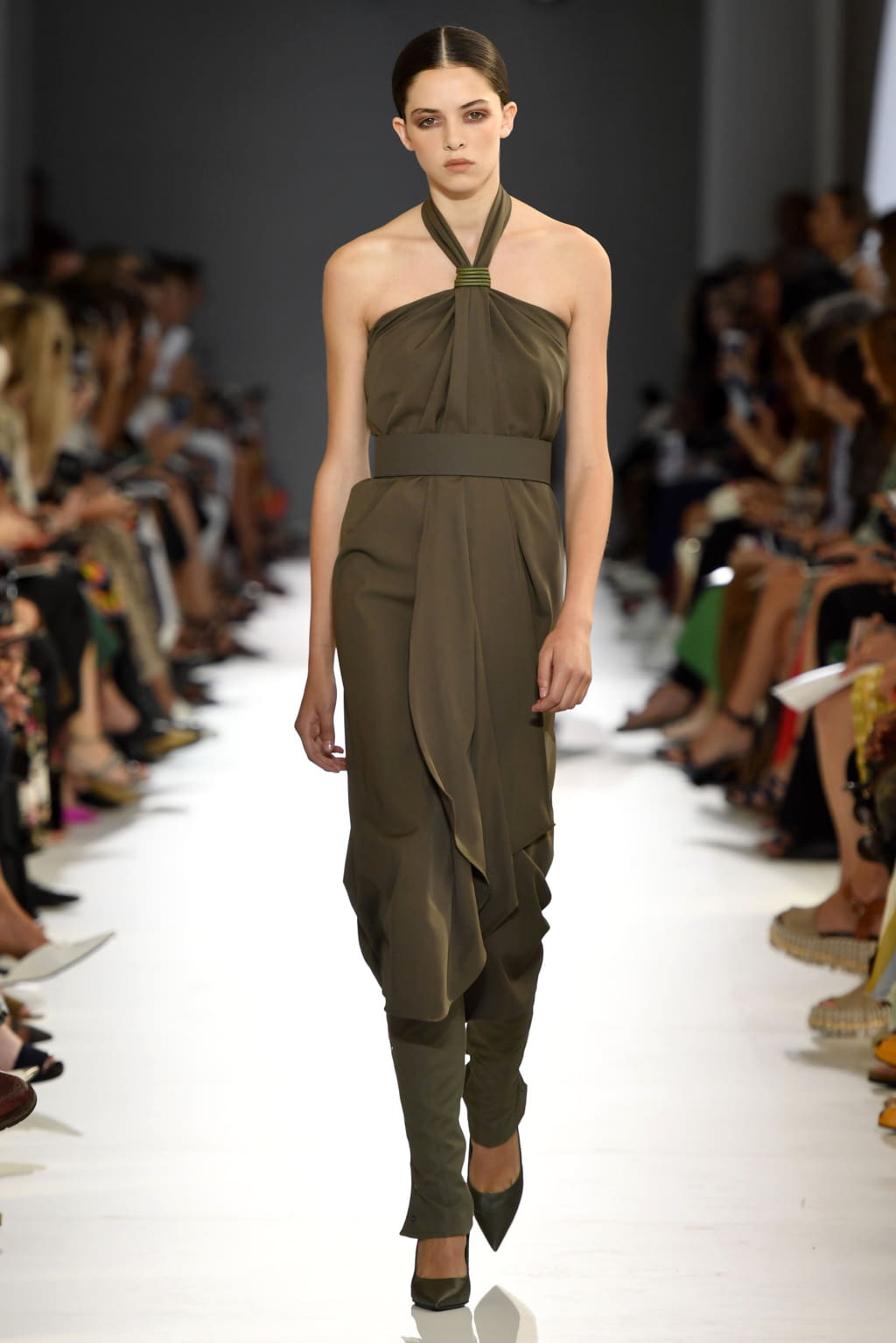 Fashion Week Milan Spring/Summer 2019 look 19 from the Max Mara collection 女装
