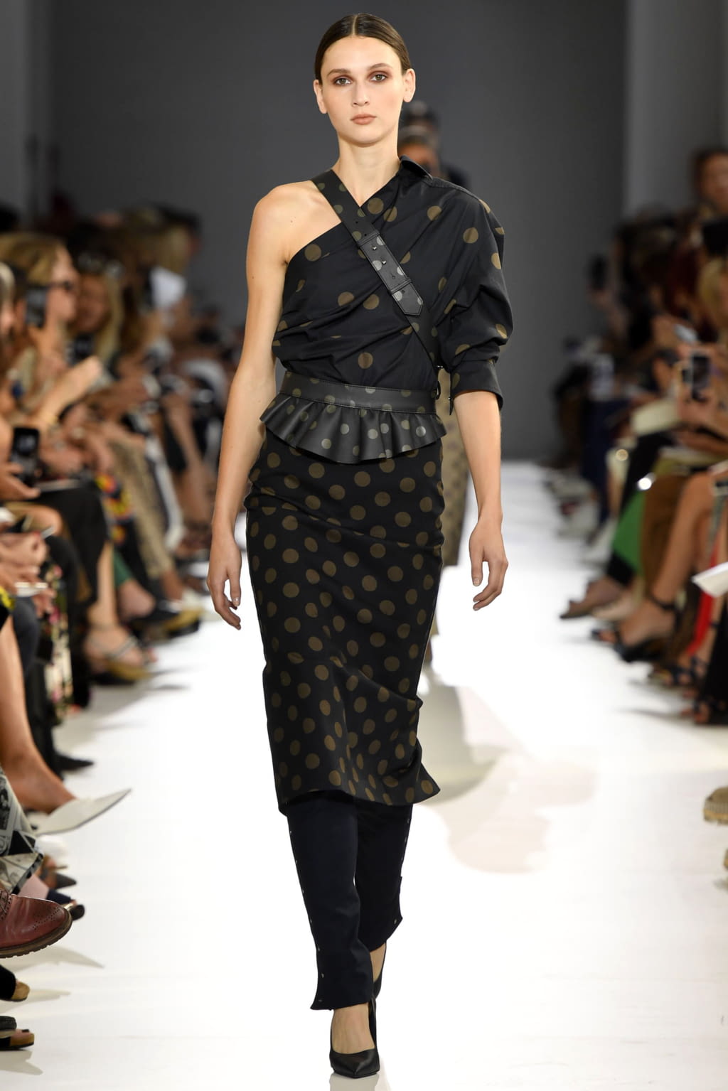 Fashion Week Milan Spring/Summer 2019 look 25 from the Max Mara collection womenswear
