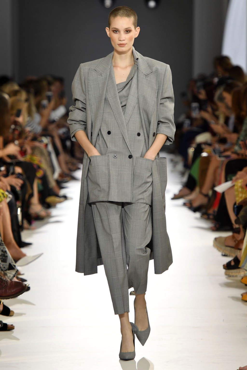 Fashion Week Milan Spring/Summer 2019 look 32 from the Max Mara collection 女装
