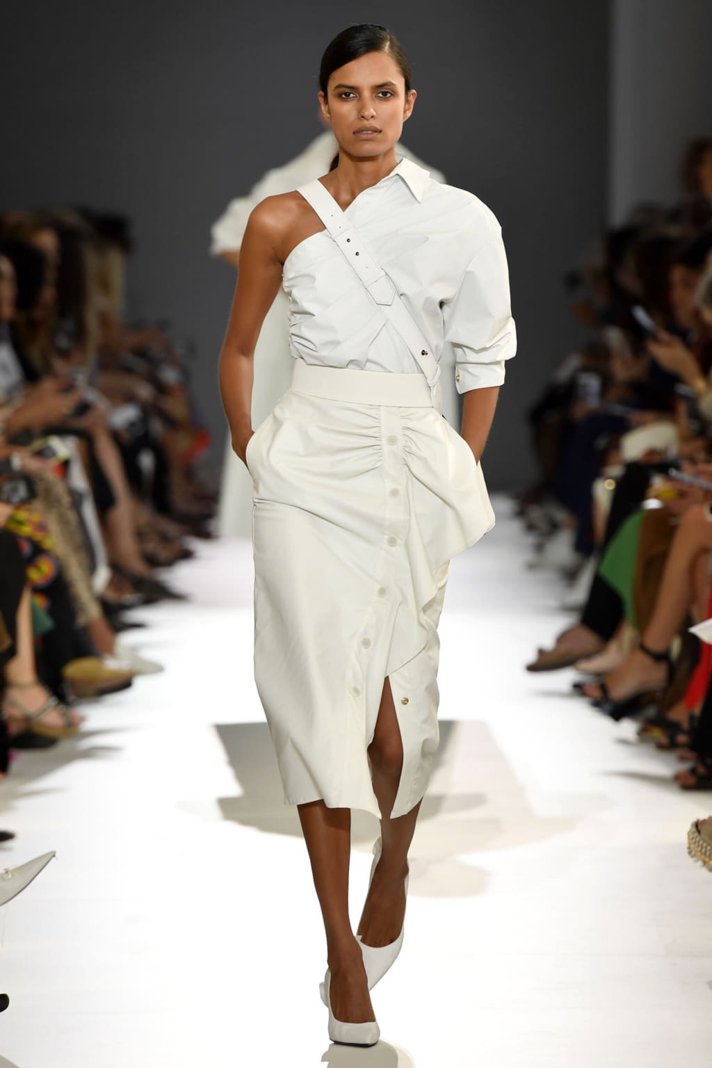 Fashion Week Milan Spring/Summer 2019 look 33 from the Max Mara collection 女装