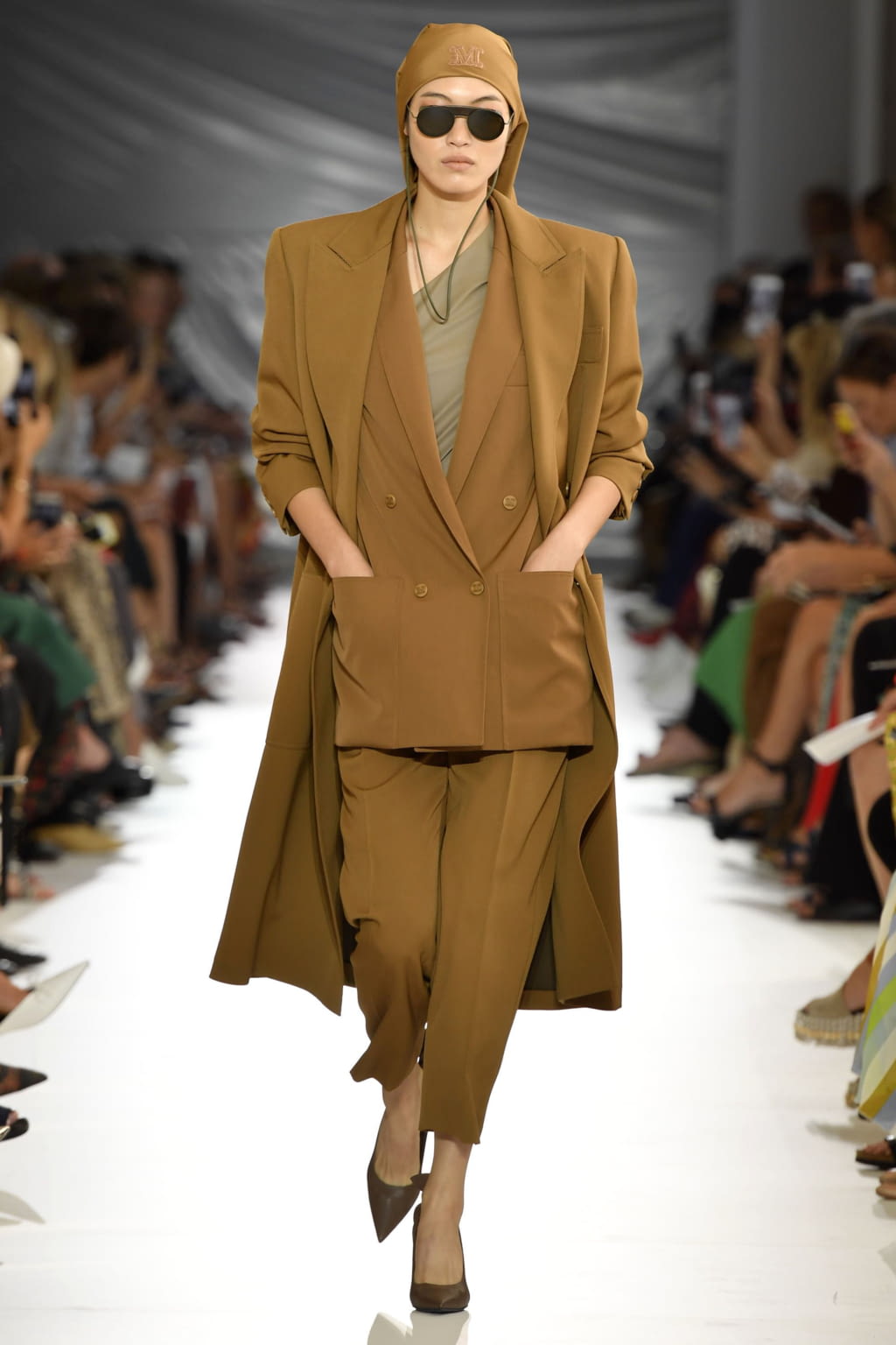 Fashion Week Milan Spring/Summer 2019 look 2 from the Max Mara collection womenswear