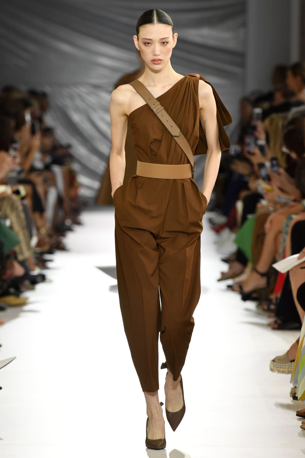 Fashion Week Milan Spring/Summer 2019 look 3 from the Max Mara collection womenswear