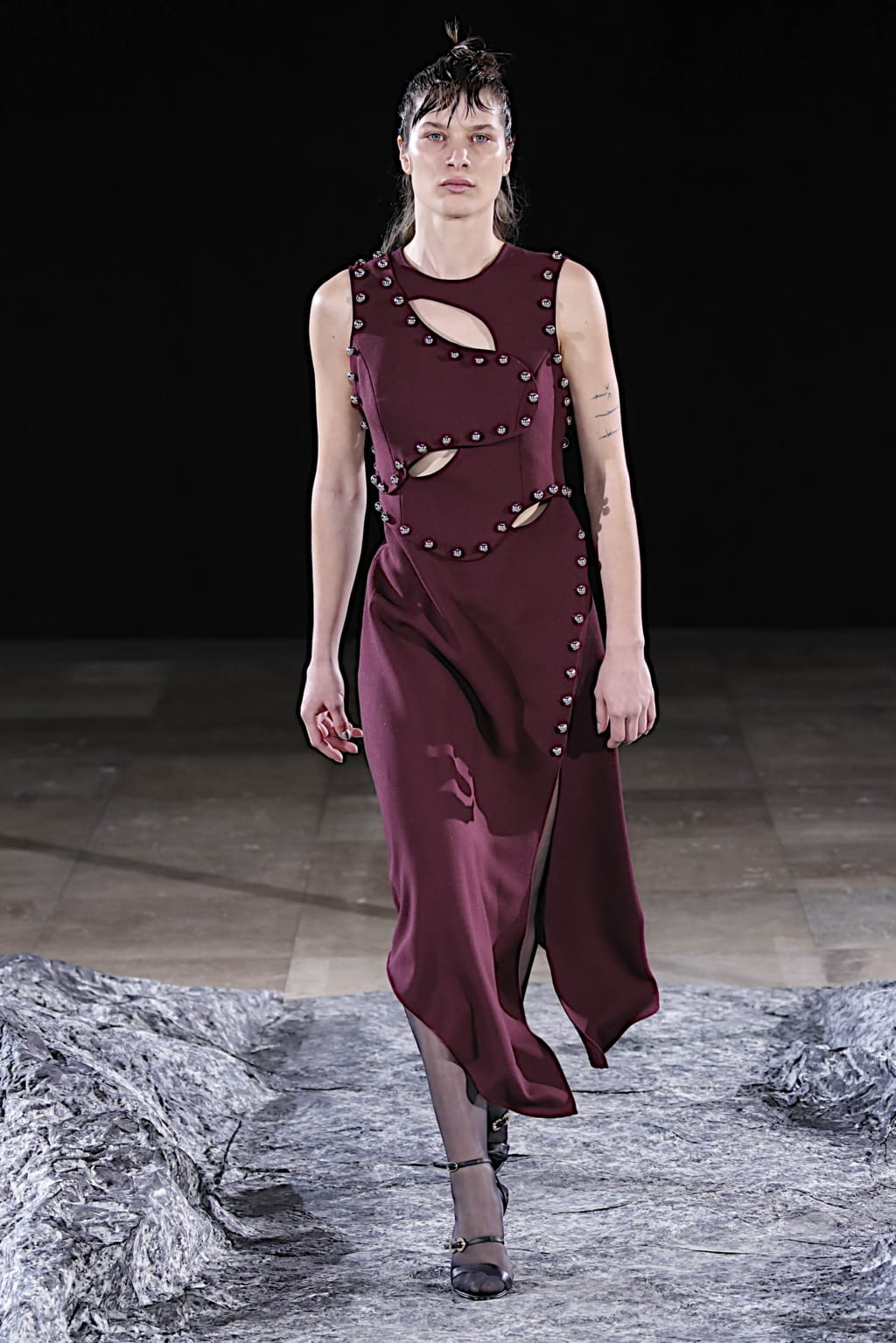 Fashion Week Paris Fall/Winter 2020 look 9 from the Mazarine collection womenswear