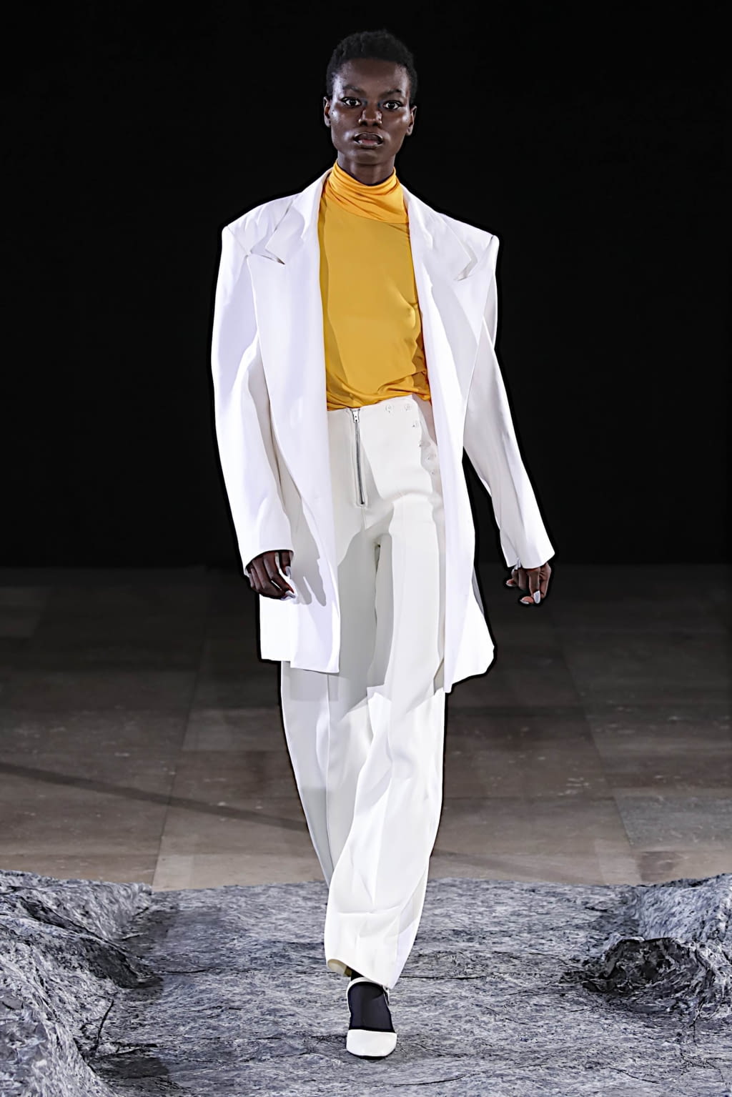 Fashion Week Paris Fall/Winter 2020 look 24 from the Mazarine collection 女装