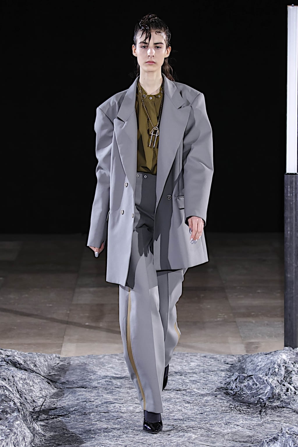 Fashion Week Paris Fall/Winter 2020 look 25 from the Mazarine collection 女装