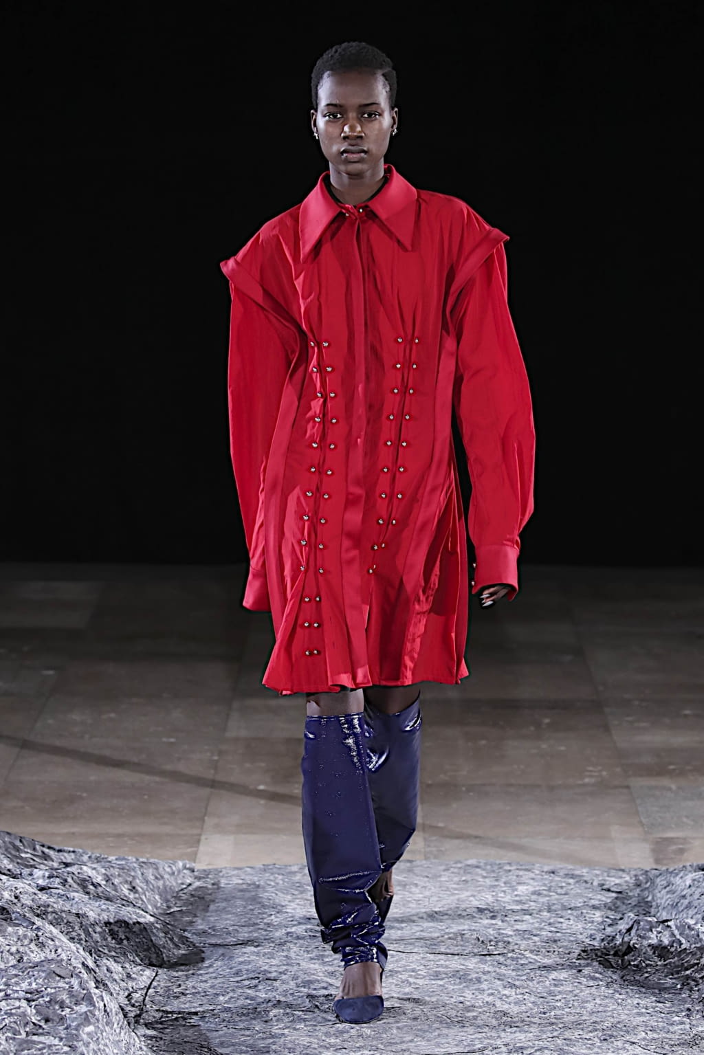 Fashion Week Paris Fall/Winter 2020 look 29 from the Mazarine collection womenswear