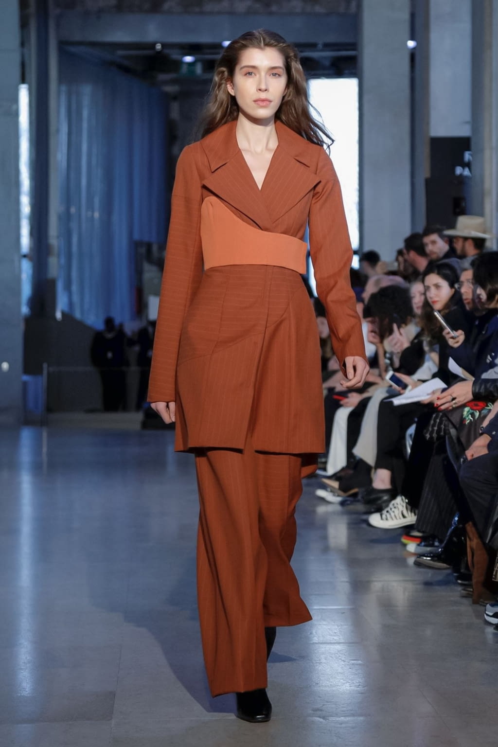 Fashion Week Paris Fall/Winter 2019 look 10 de la collection Mazarine womenswear