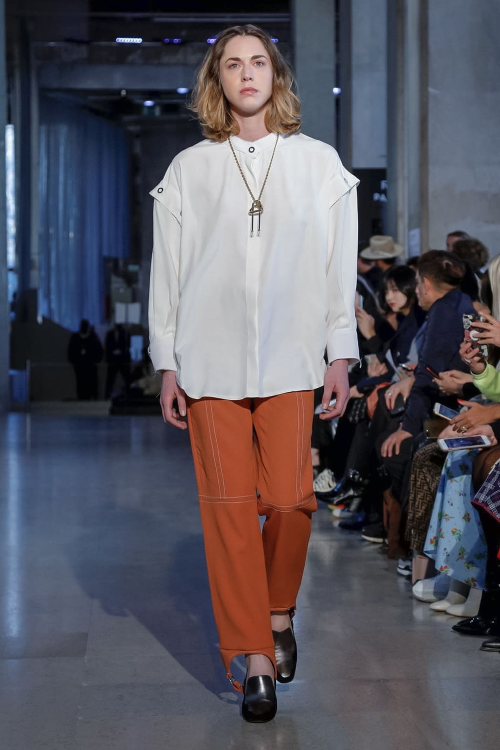 Fashion Week Paris Fall/Winter 2019 look 11 from the Mazarine collection womenswear