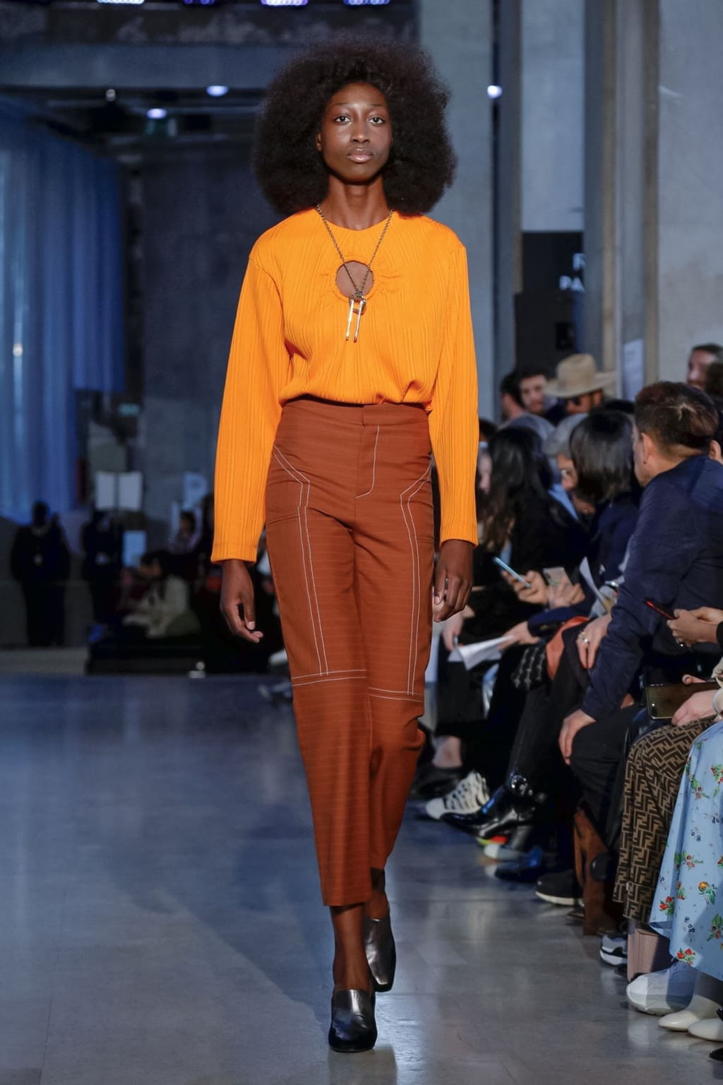 Fashion Week Paris Fall/Winter 2019 look 13 de la collection Mazarine womenswear