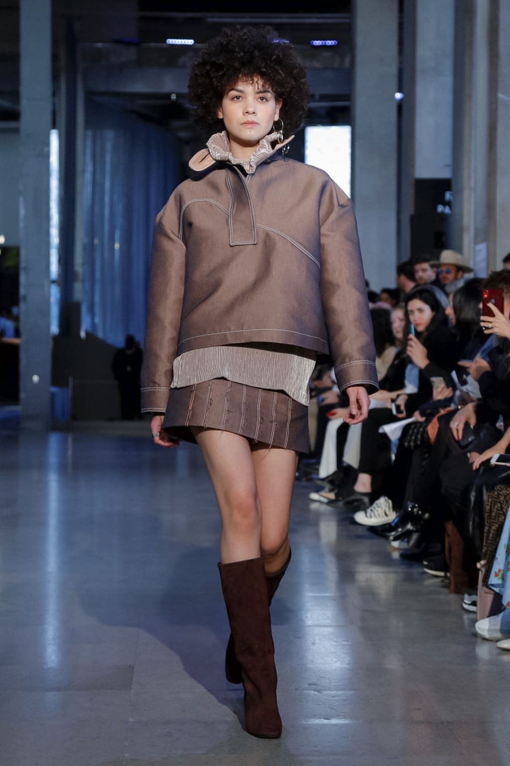 Fashion Week Paris Fall/Winter 2019 look 19 from the Mazarine collection womenswear