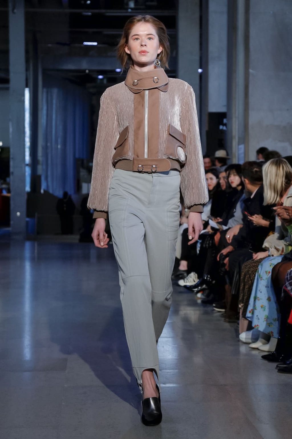 Fashion Week Paris Fall/Winter 2019 look 21 from the Mazarine collection womenswear