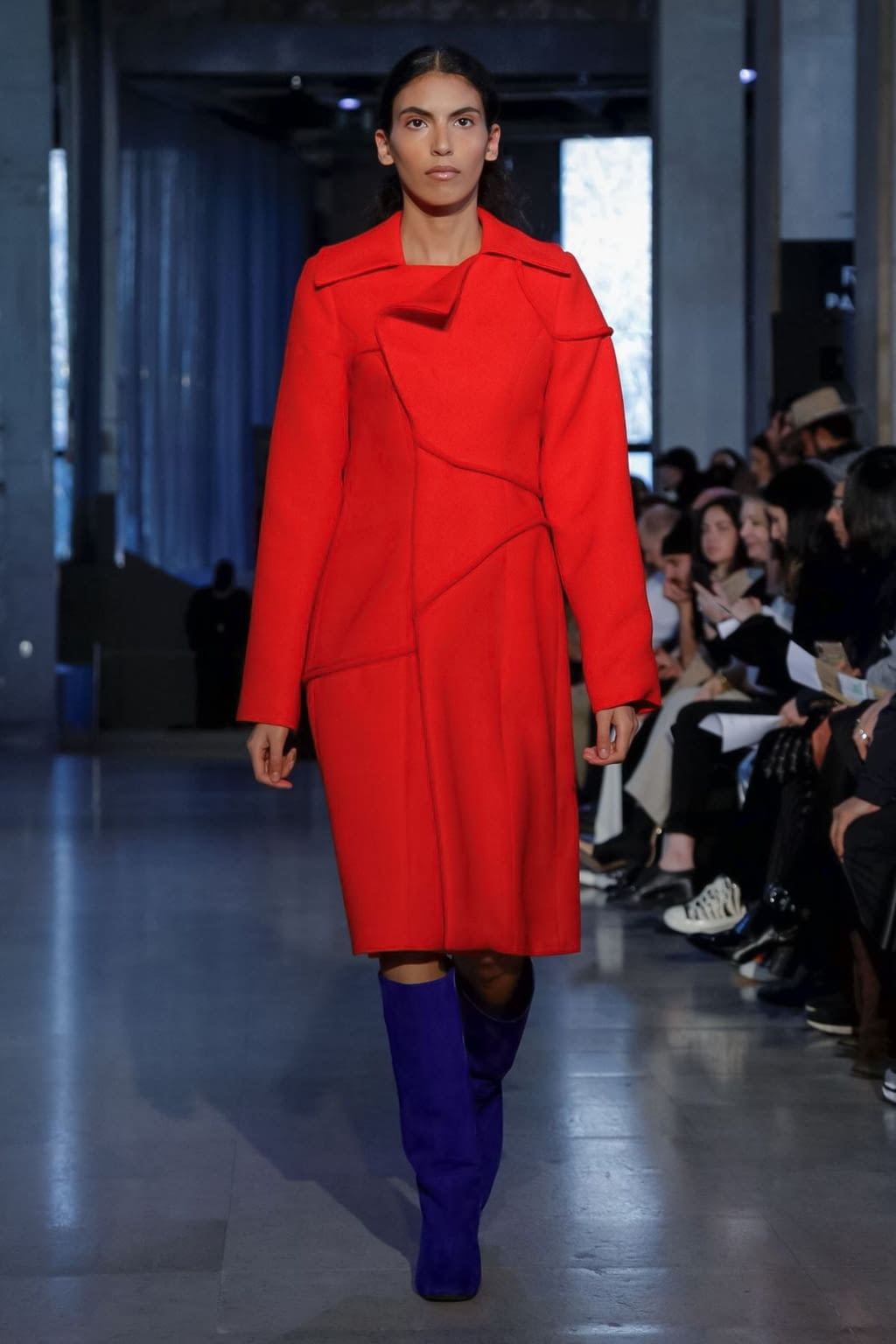 Fashion Week Paris Fall/Winter 2019 look 22 from the Mazarine collection womenswear