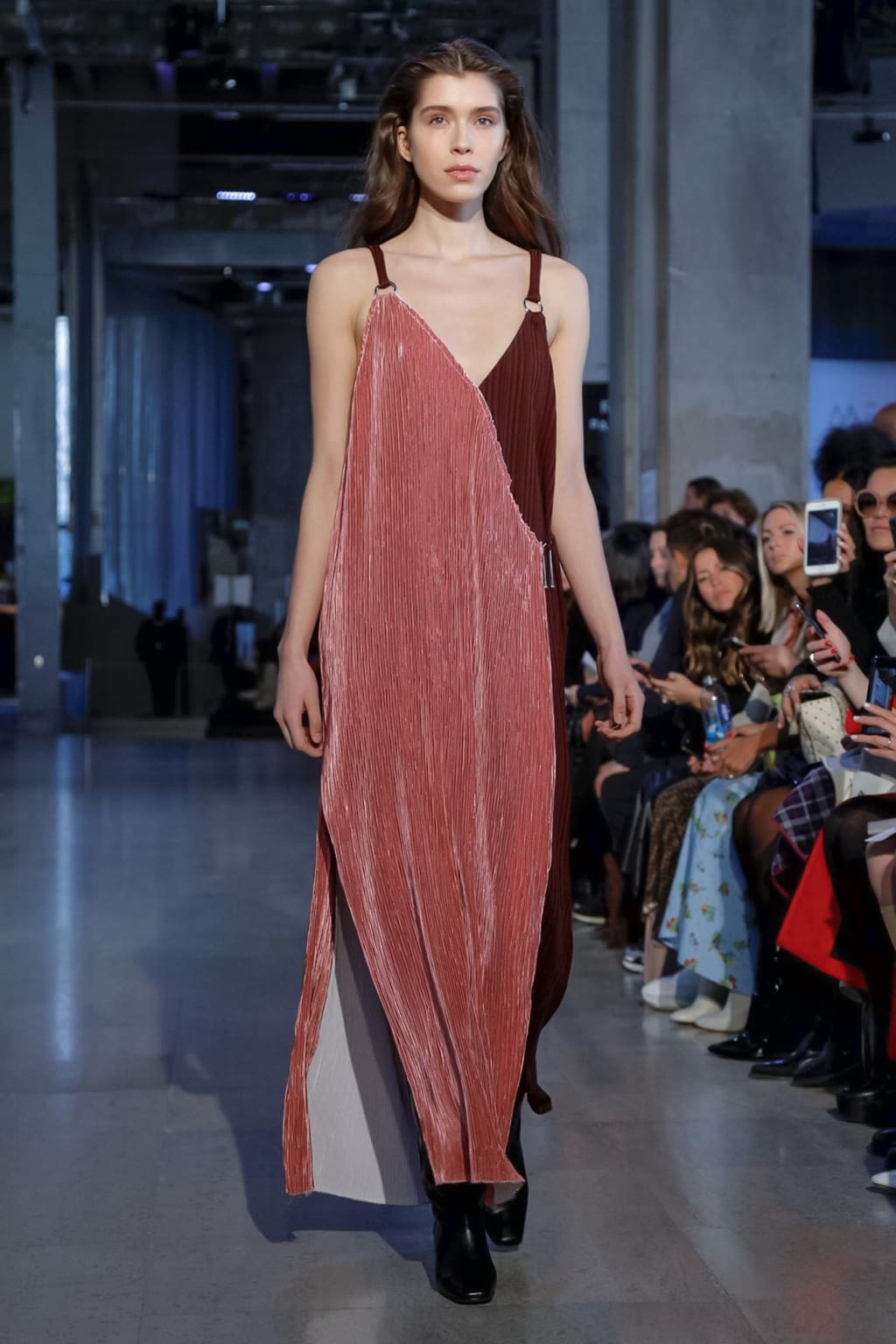Fashion Week Paris Fall/Winter 2019 look 24 de la collection Mazarine womenswear