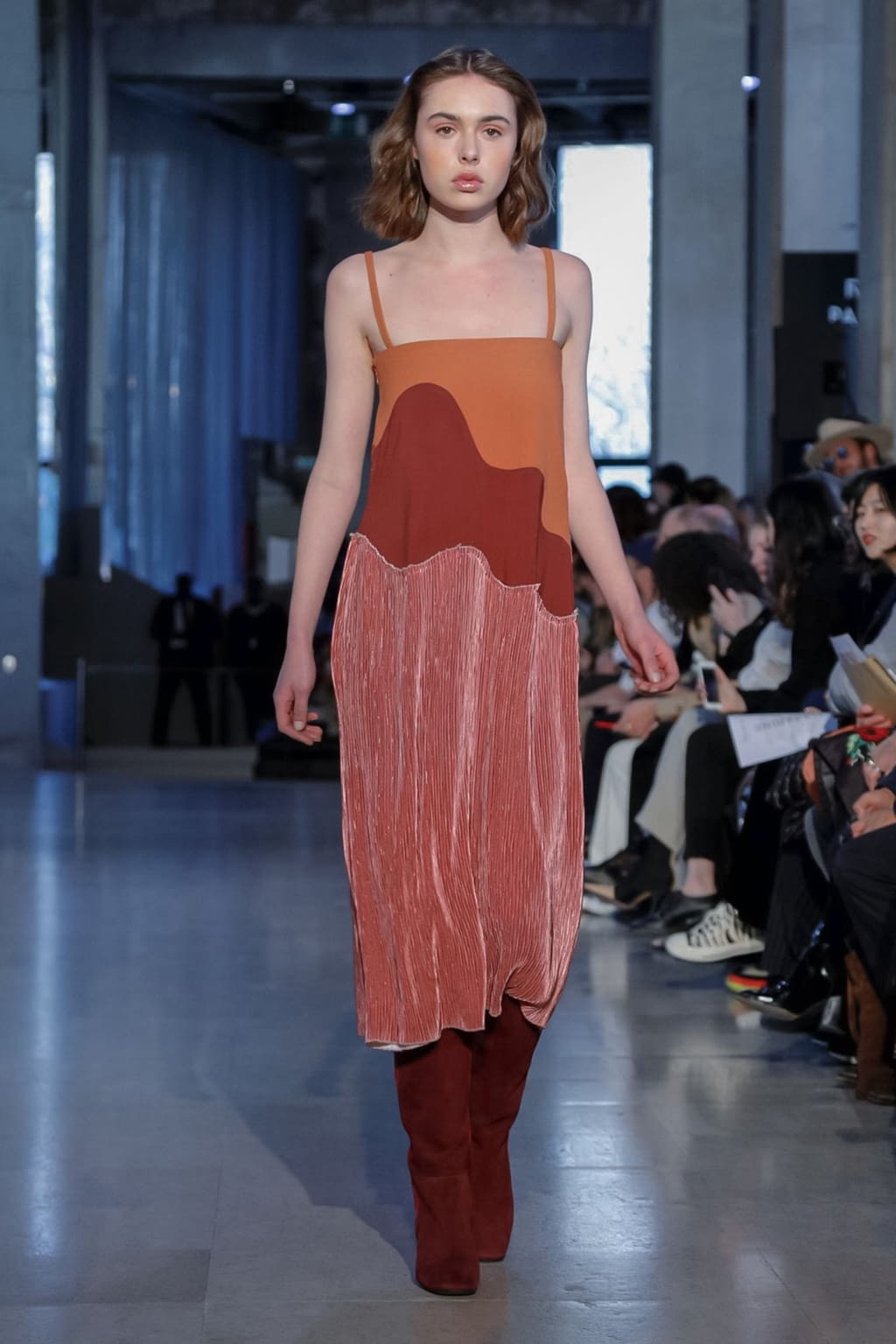 Fashion Week Paris Fall/Winter 2019 look 6 from the Mazarine collection womenswear