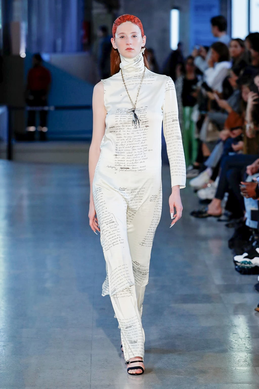 Fashion Week Paris Spring/Summer 2020 look 24 from the Mazarine collection womenswear
