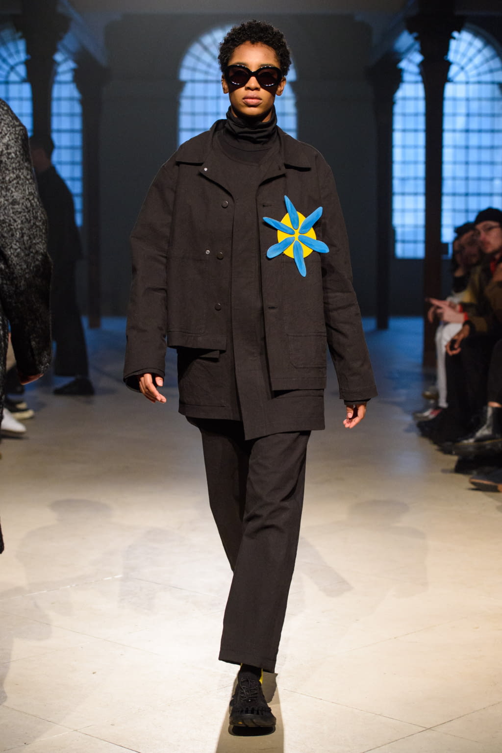 Fashion Week London Fall/Winter 2018 look 16 from the Tourne de Transmission collection 男装