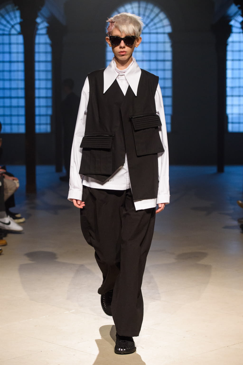 Fashion Week London Fall/Winter 2018 look 18 from the Tourne de Transmission collection 男装