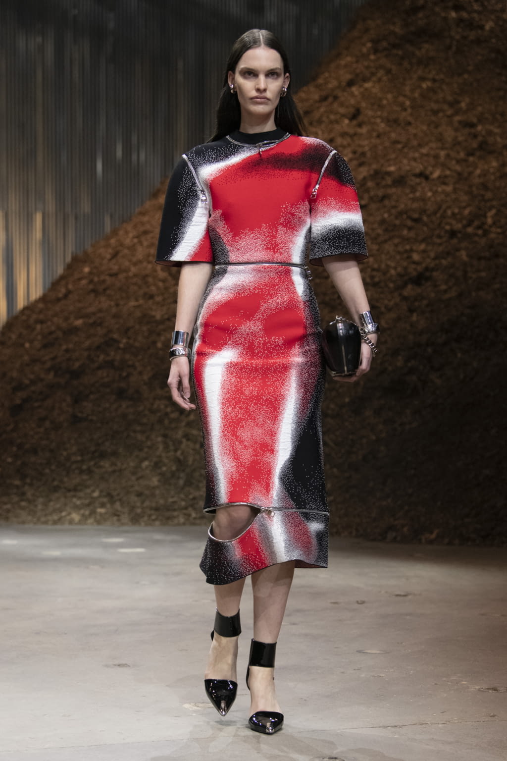 Fashion Week New York Fall/Winter 2022 look 15 de la collection Alexander McQueen womenswear