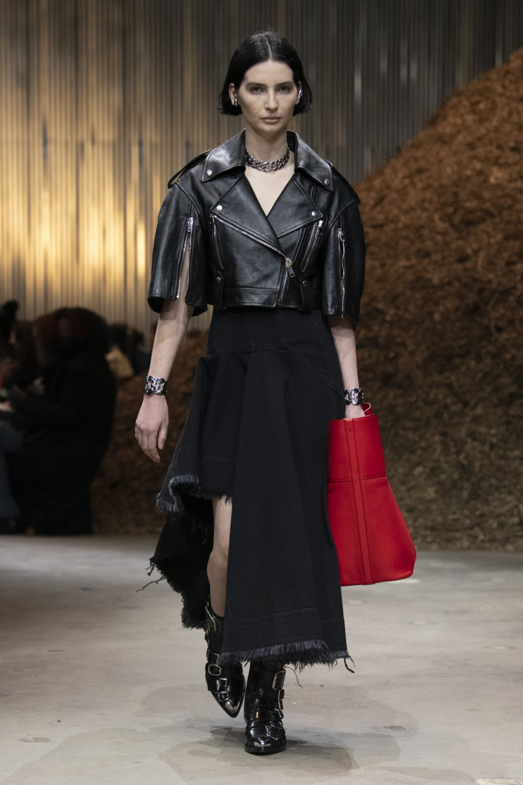 Fashion Week New York Fall/Winter 2022 look 19 de la collection Alexander McQueen womenswear