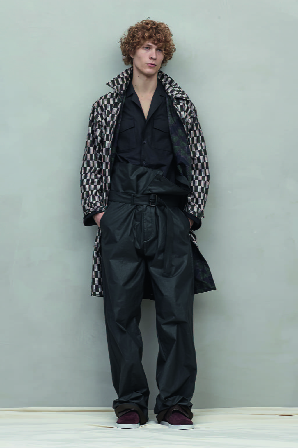 Fashion Week Milan Spring/Summer 2017 look 2 from the Bottega Veneta collection 男装