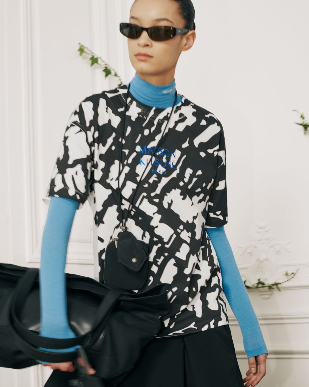 Fashion Week Paris Fall/Winter 2026 look 24 from the Maison Kitsuné collection 女装