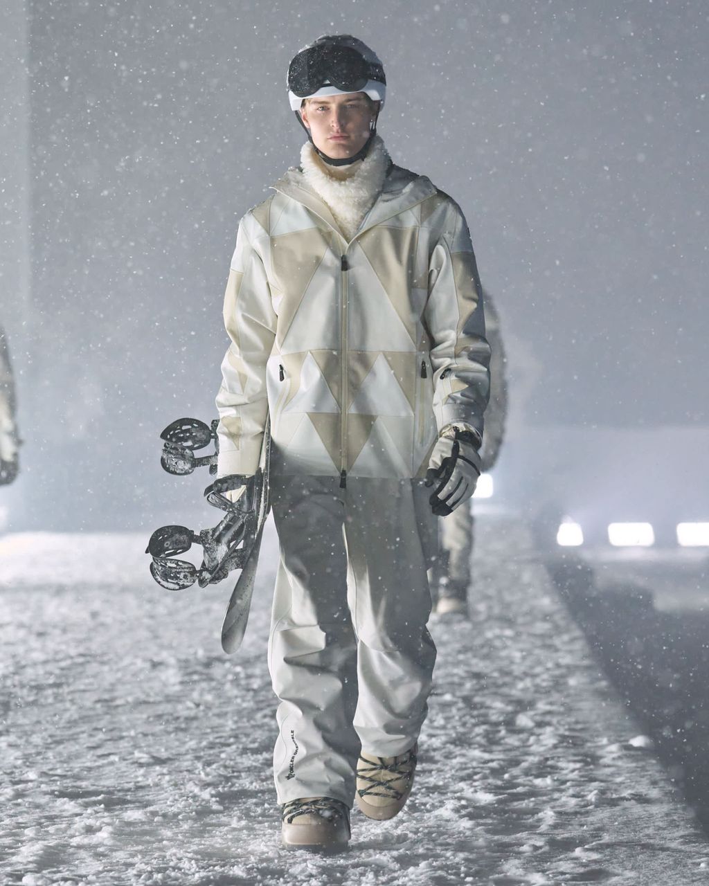 Fashion Week Milan Spring/Summer 2026 look 19 from the Moncler collection menswear