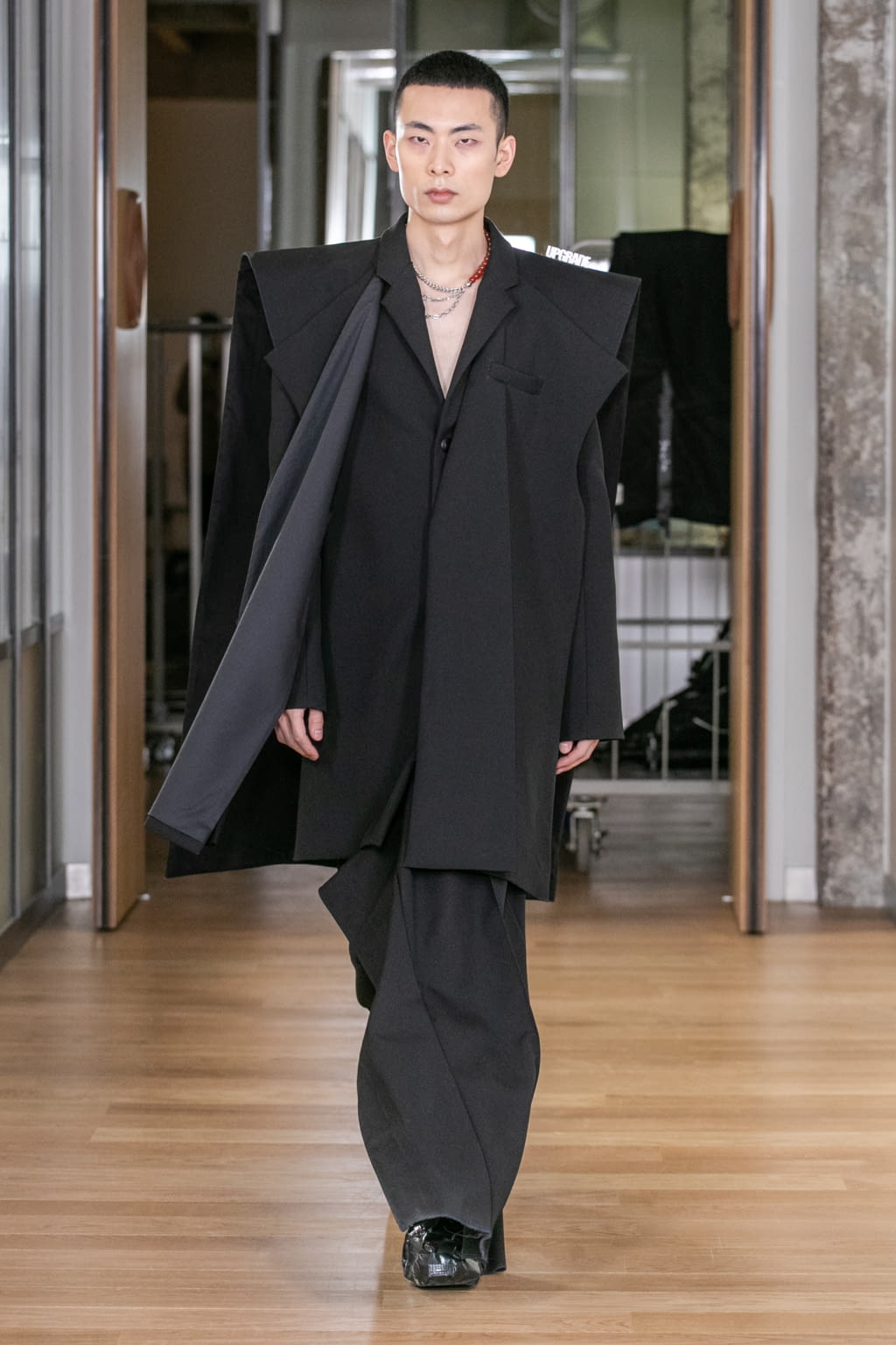 Fashion Week Paris Fall/Winter 2021 look 93 from the IFM PARIS collection 女装