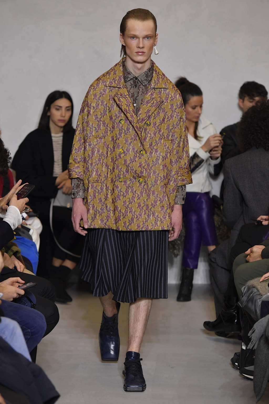 Fashion Week Milan Fall/Winter 2020 look 19 from the Miaoran collection menswear