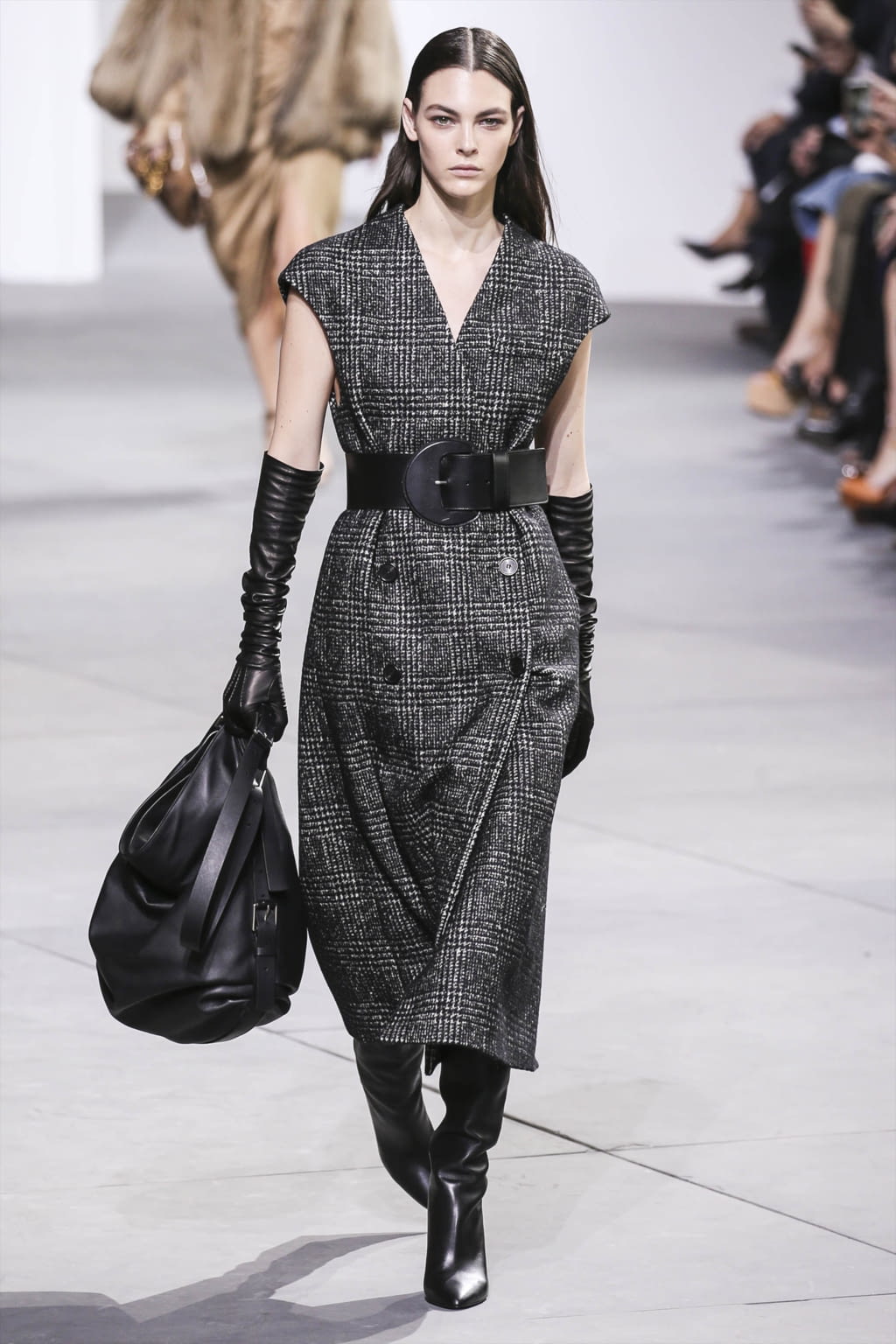 Fashion Week New York Fall/Winter 2017 look 2 from the Michael Kors Collection collection womenswear