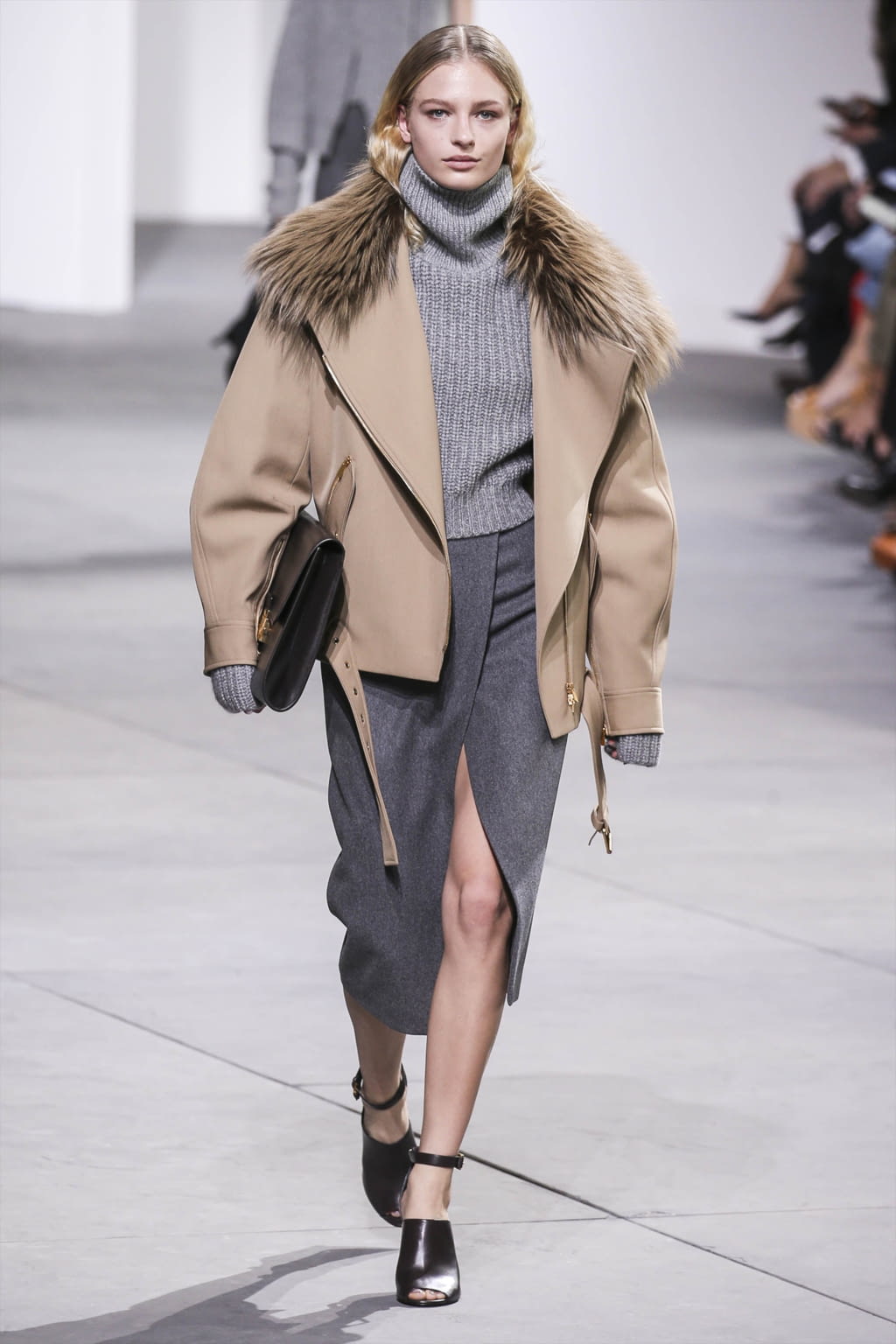 Fashion Week New York Fall/Winter 2017 look 9 de la collection Michael Kors Collection womenswear