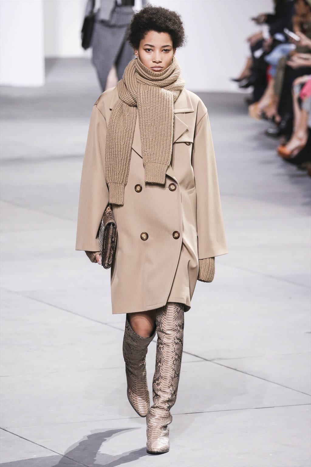 Fashion Week New York Fall/Winter 2017 look 14 from the Michael Kors Collection collection womenswear