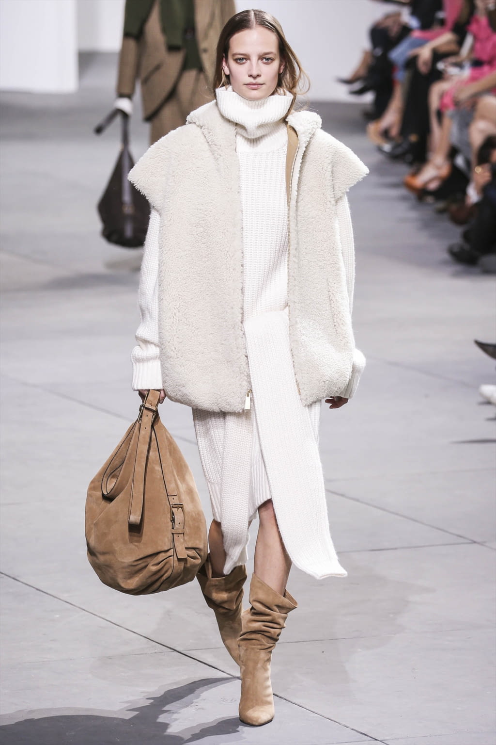 Fashion Week New York Fall/Winter 2017 look 39 from the Michael Kors Collection collection womenswear